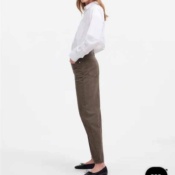 Madewell Darted Barrel Leg Jeans in driftwood brown - Picture 2 of 7